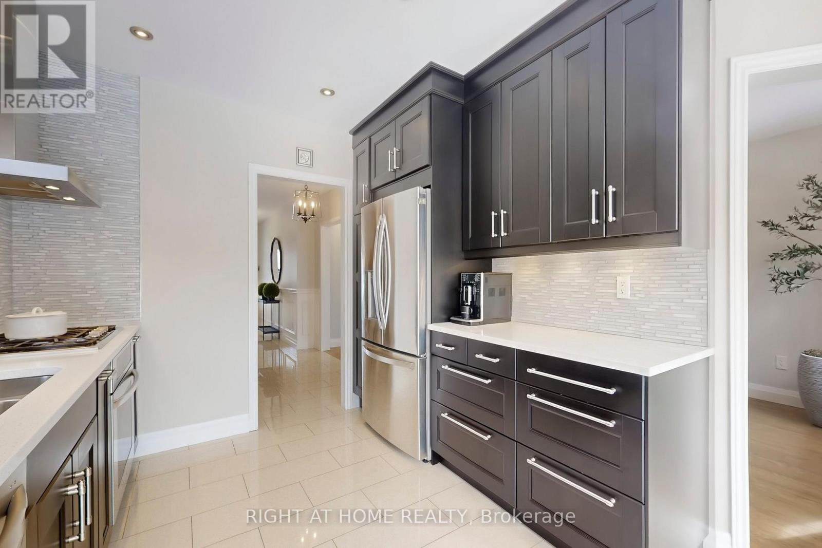 444 Flanagan Court, Newmarket, Ontario  L3X 2E9 - Photo 17 - N12901828