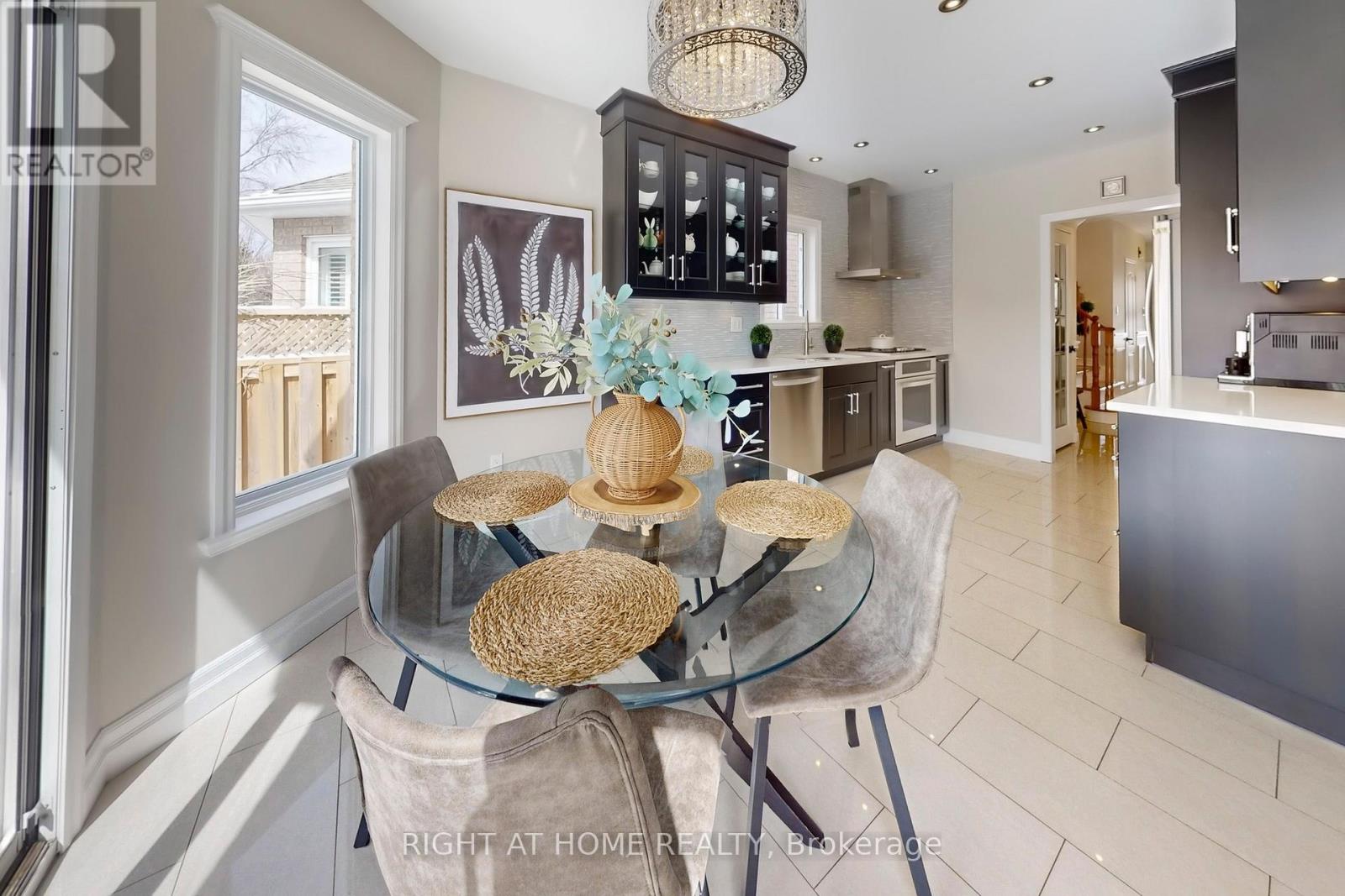 444 Flanagan Court, Newmarket, Ontario  L3X 2E9 - Photo 19 - N12901828