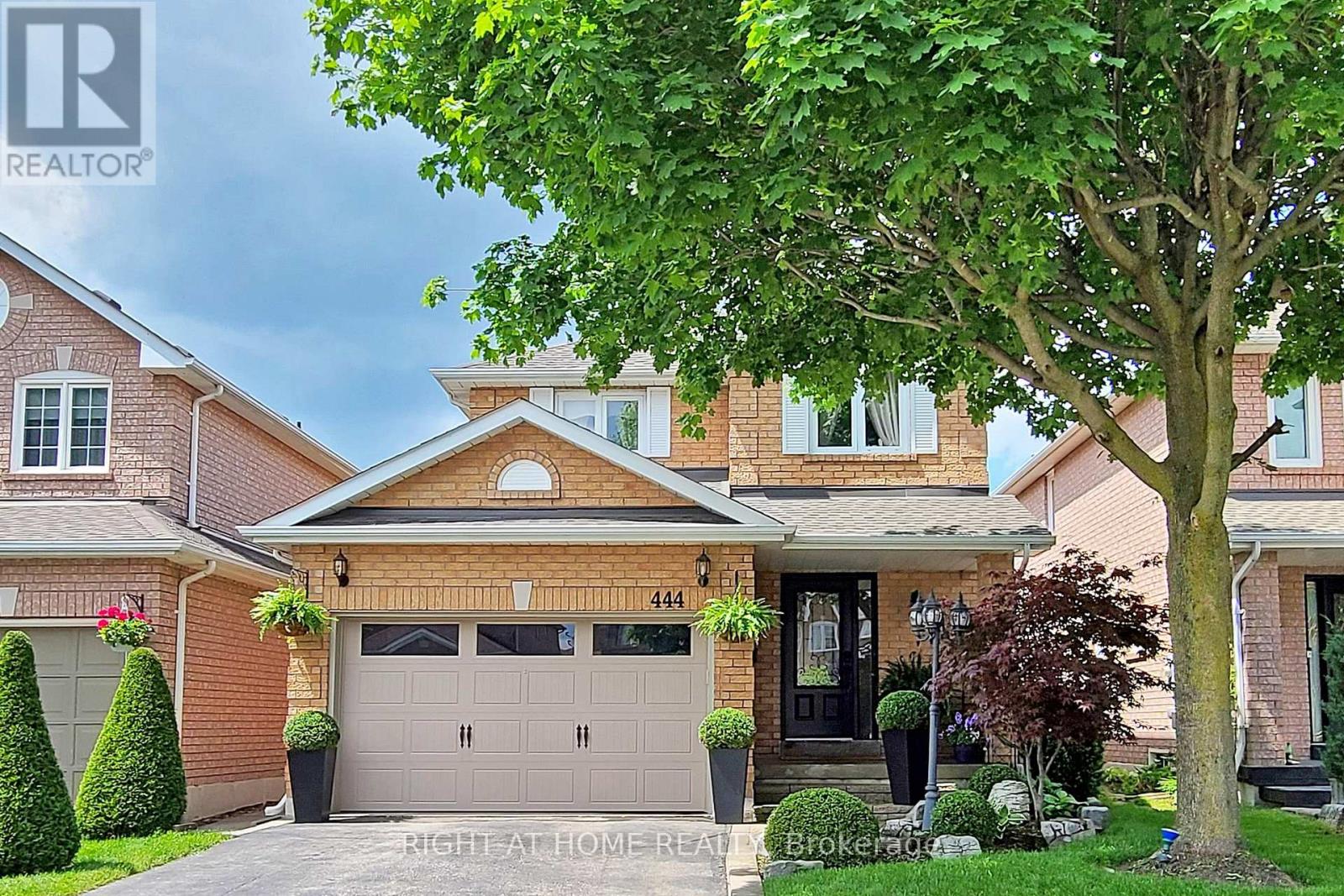 444 Flanagan Court, Newmarket, Ontario  L3X 2E9 - Photo 2 - N12901828