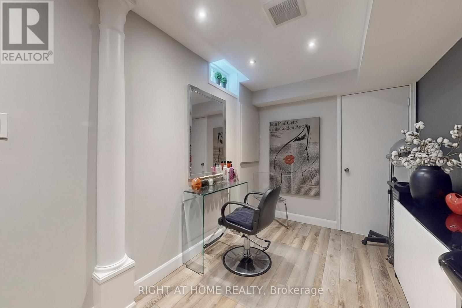 444 Flanagan Court, Newmarket, Ontario  L3X 2E9 - Photo 34 - N12901828