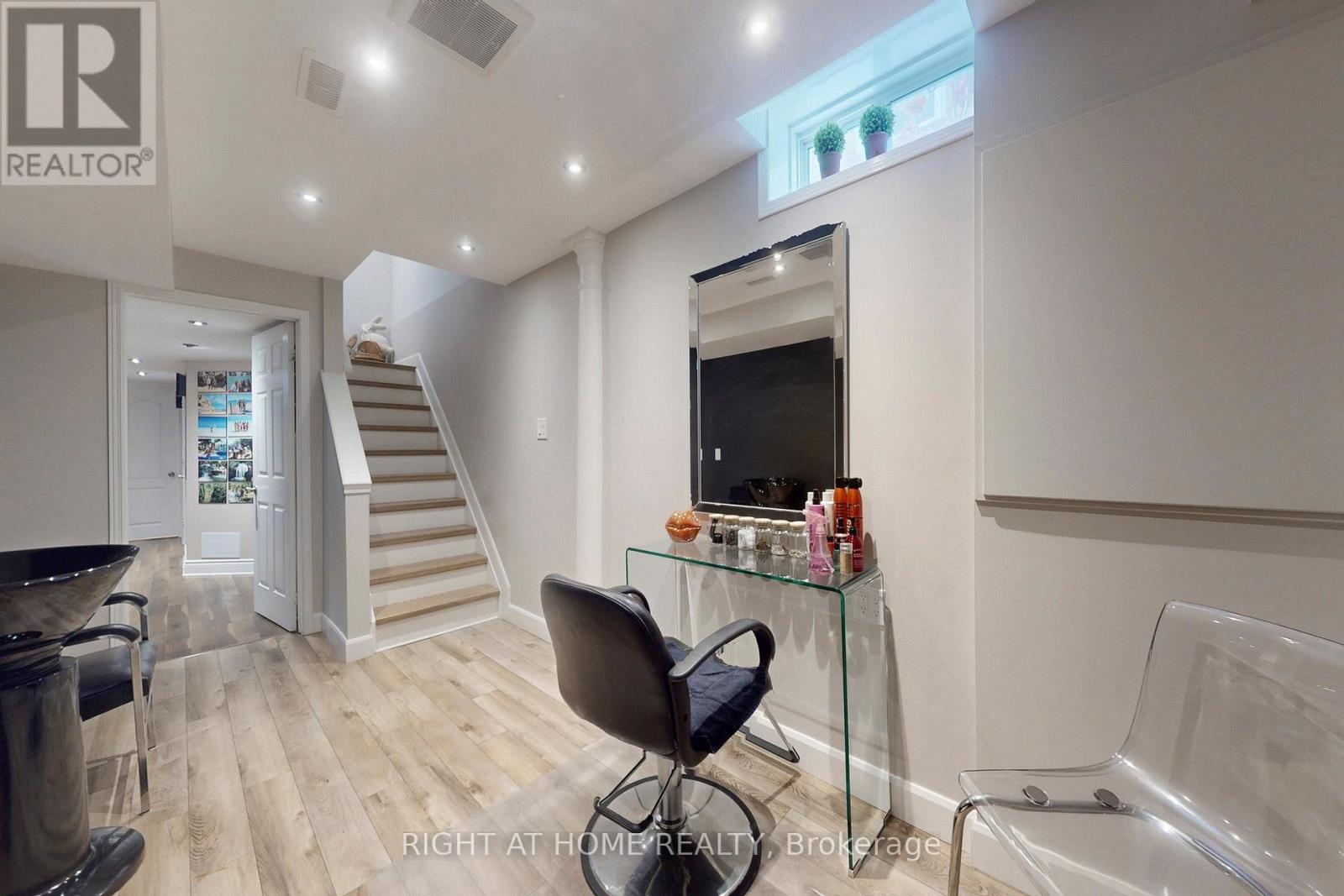 444 Flanagan Court, Newmarket, Ontario  L3X 2E9 - Photo 35 - N12901828