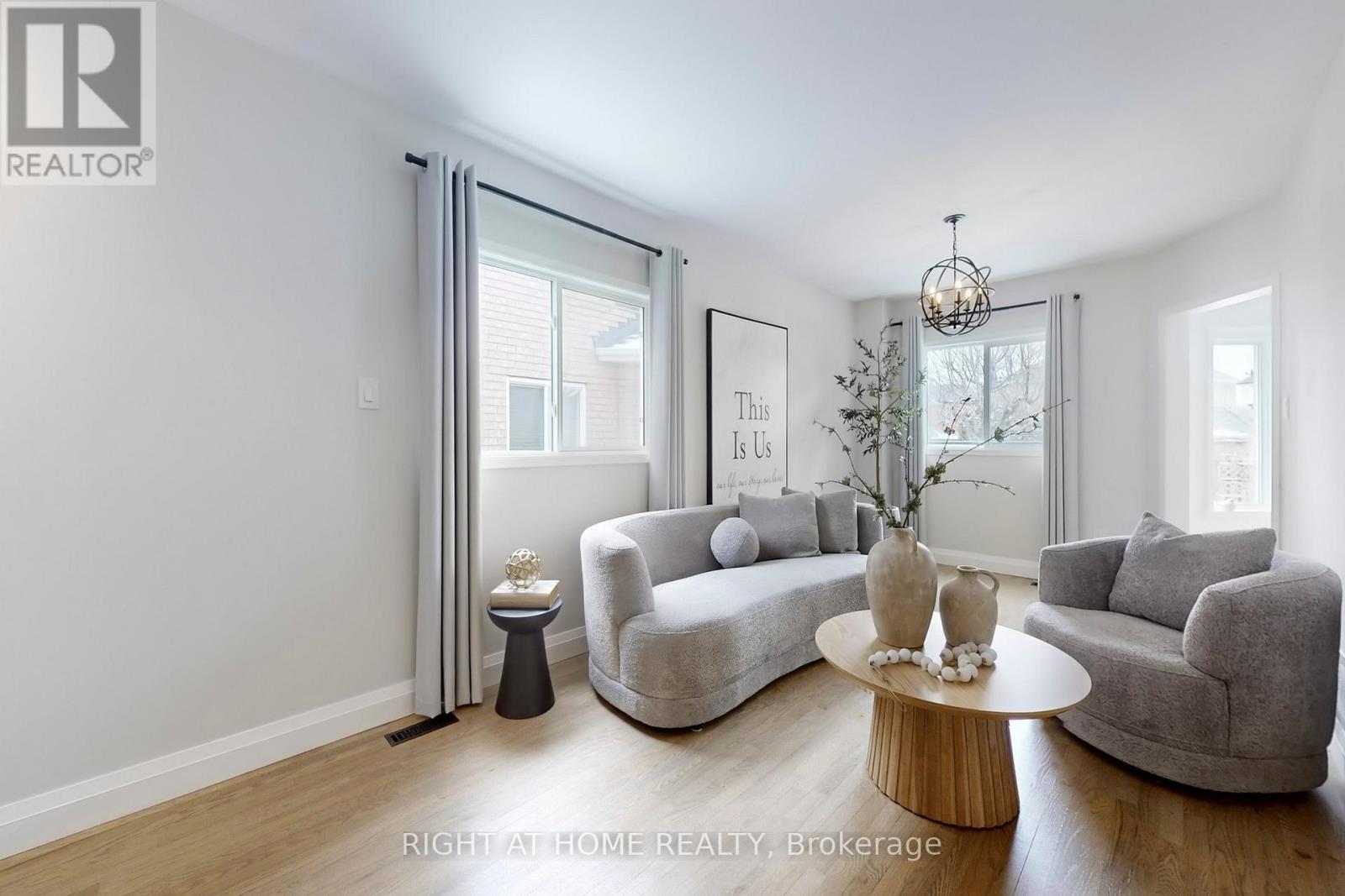 444 Flanagan Court, Newmarket, Ontario  L3X 2E9 - Photo 9 - N12901828