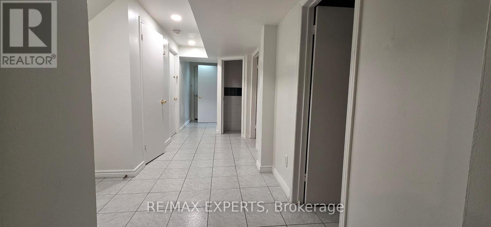 8 Waterfall Road, Vaughan, Ontario  L4L 5B5 - Photo 11 - N12901846