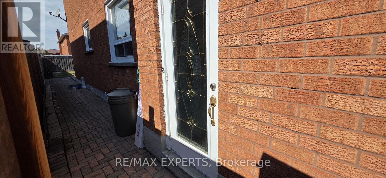 8 Waterfall Road, Vaughan, Ontario  L4L 5B5 - Photo 3 - N12901846