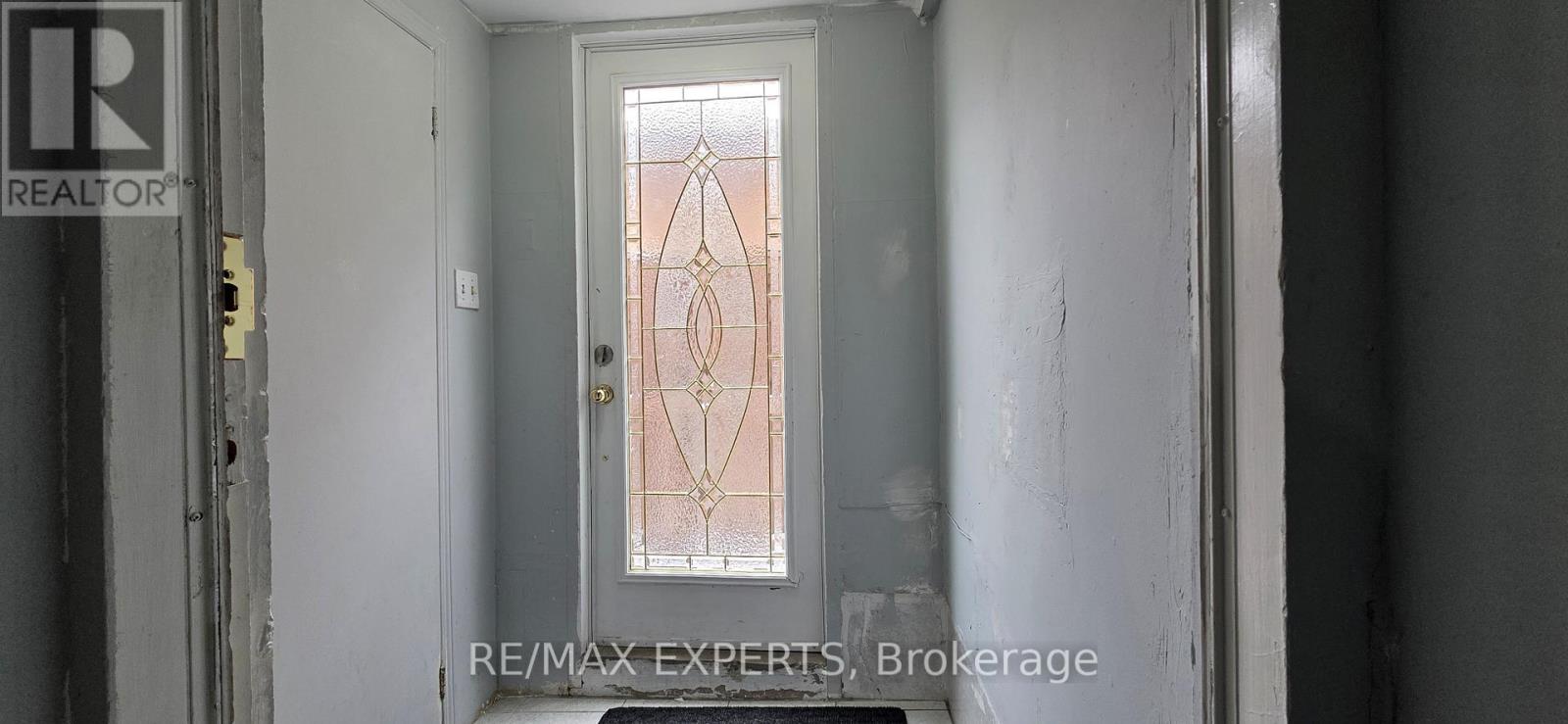 8 Waterfall Road, Vaughan, Ontario  L4L 5B5 - Photo 4 - N12901846