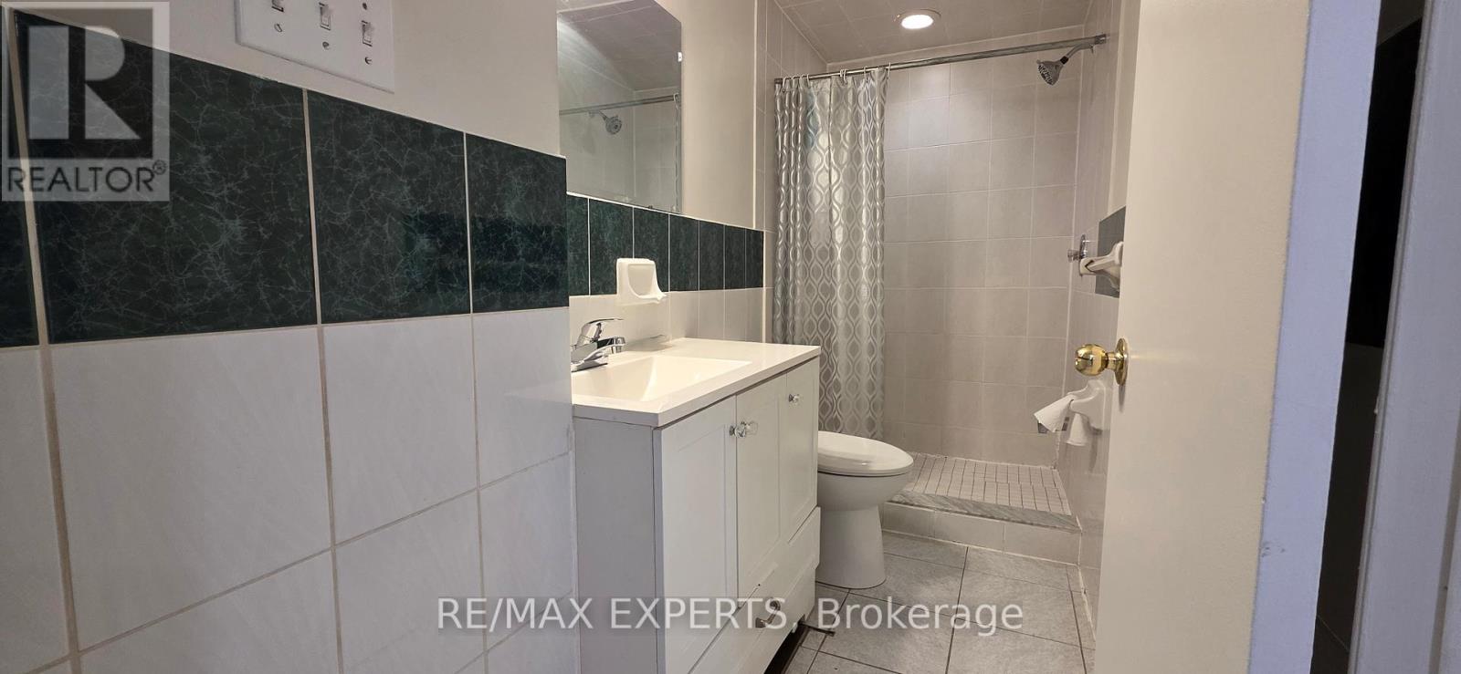 8 Waterfall Road, Vaughan, Ontario  L4L 5B5 - Photo 7 - N12901846