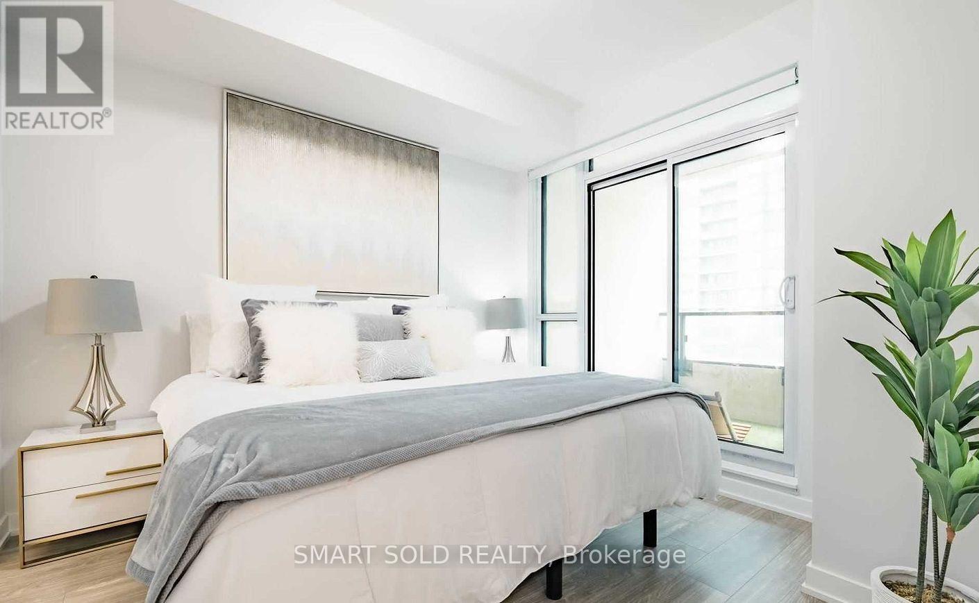 2716 - 4055 Parkside Village Drive, Mississauga, Ontario  L5B 0K8 - Photo 8 - W12842136