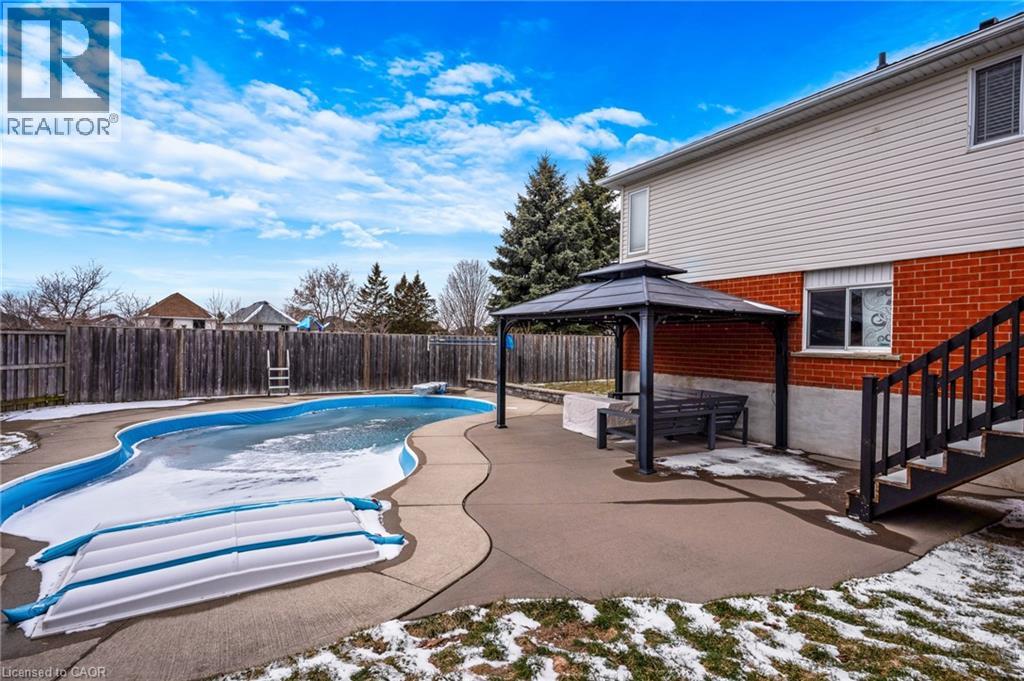 158 Mcmeeken Drive, Cambridge, Ontario  N3C 4C6 - Photo 5 - 40813530