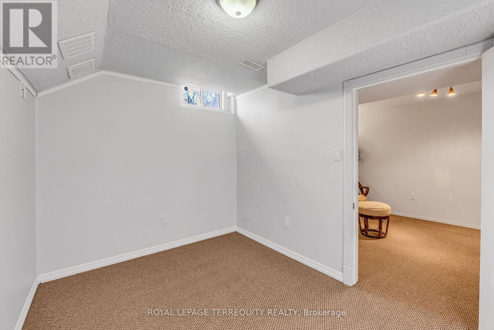 25 - 1276 Silvan Forest Drive, Burlington, Ontario  L7M 4V8 - Photo 40 - W12901818