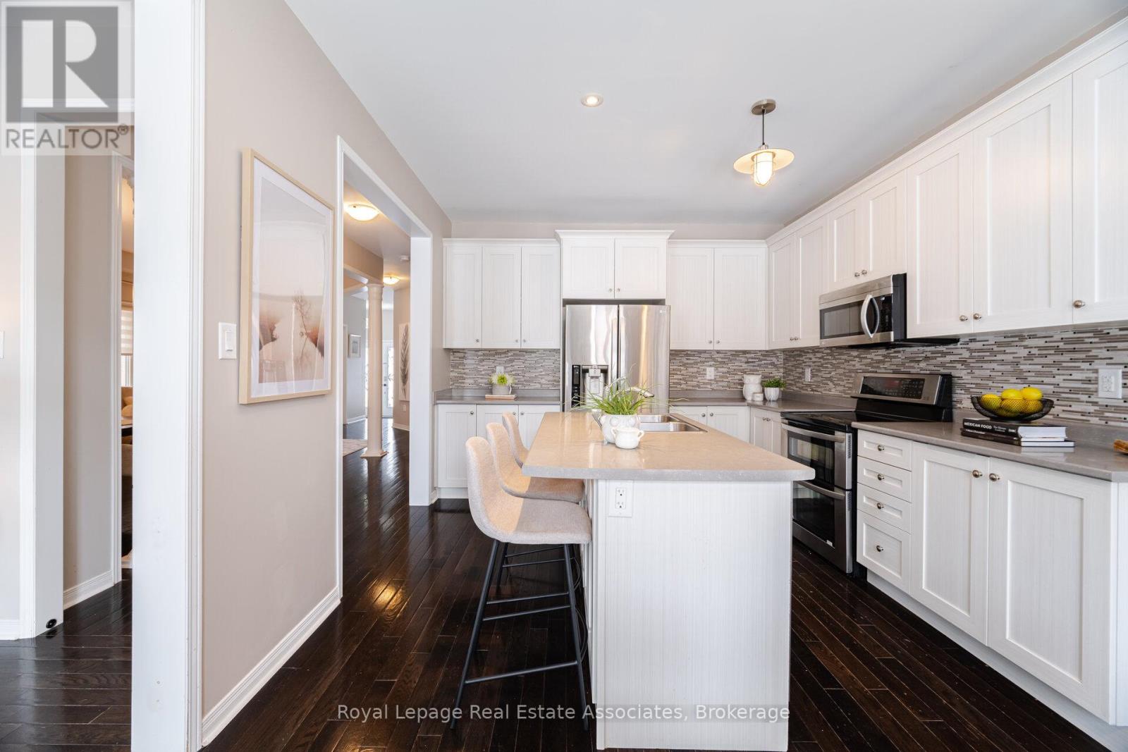 39 Wildflower Lane, Halton Hills, Ontario  L7G 0H8 - Photo 11 - W12901852