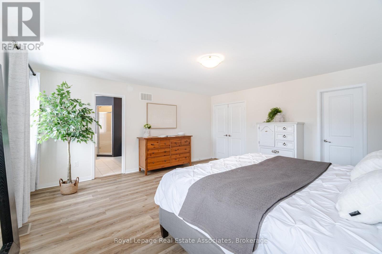 39 Wildflower Lane, Halton Hills, Ontario  L7G 0H8 - Photo 23 - W12901852