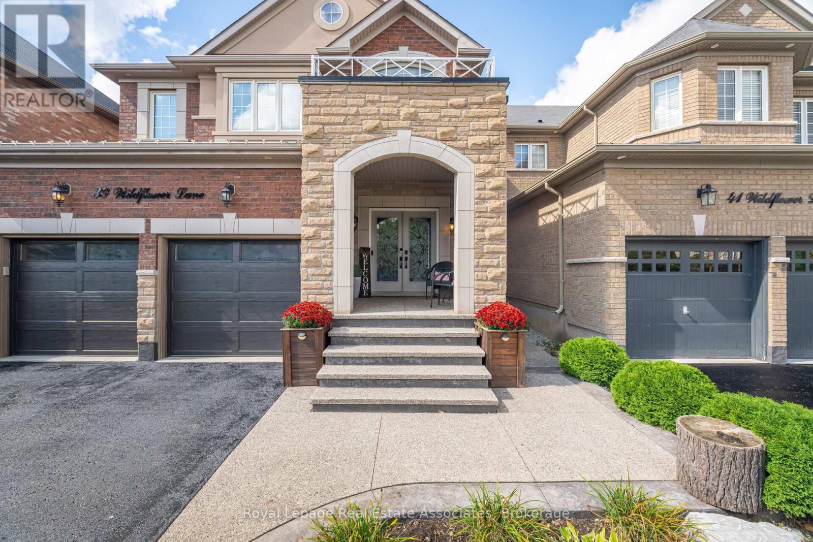 39 Wildflower Lane, Halton Hills, Ontario  L7G 0H8 - Photo 3 - W12901852