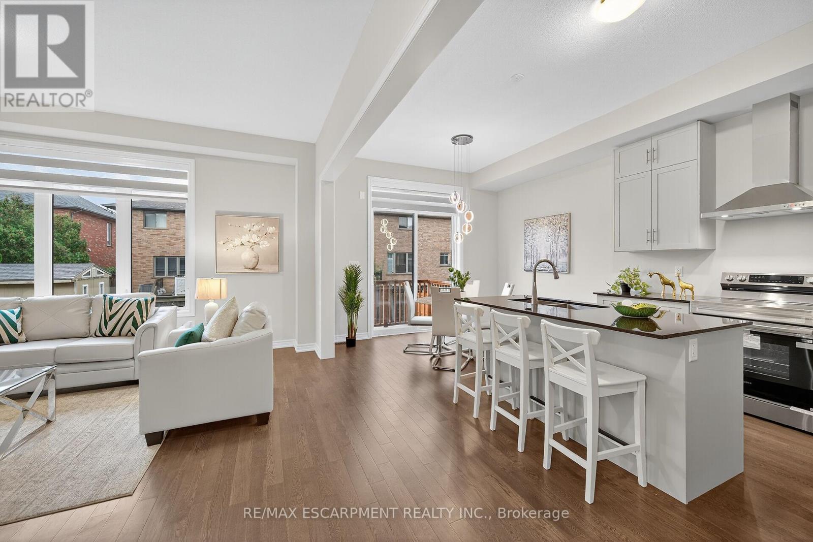 67 Starfire Crescent, Hamilton, Ontario  L8E 0K8 - Photo 11 - X12901858