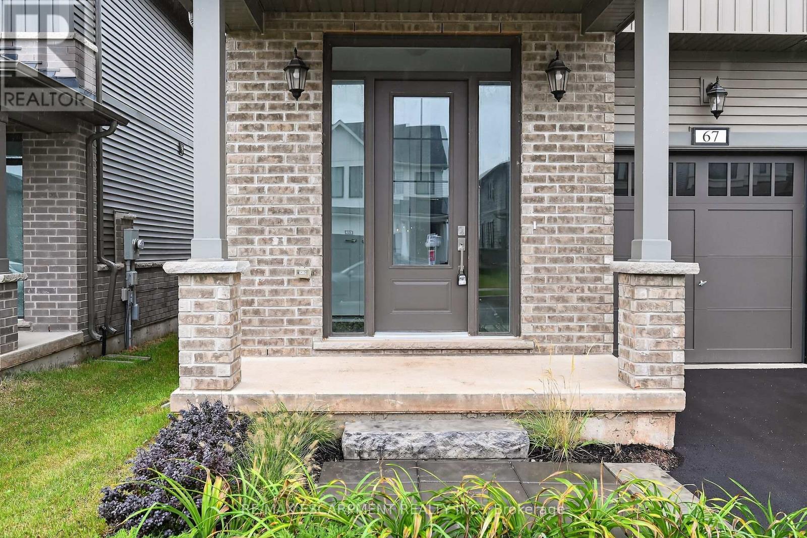 67 Starfire Crescent, Hamilton, Ontario  L8E 0K8 - Photo 2 - X12901858