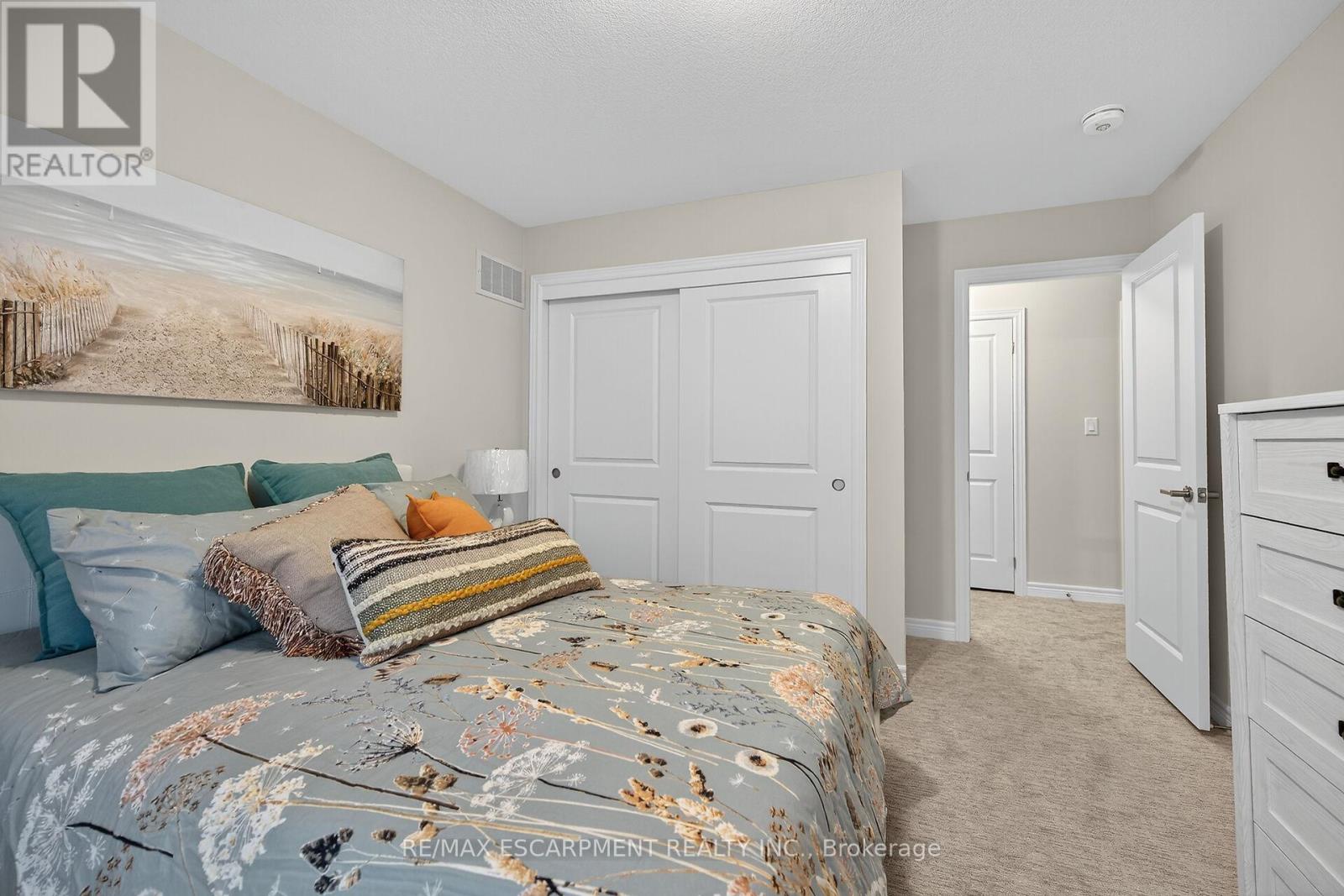 67 Starfire Crescent, Hamilton, Ontario  L8E 0K8 - Photo 35 - X12901858