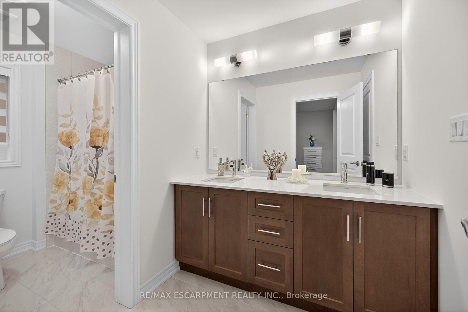 67 Starfire Crescent, Hamilton, Ontario  L8E 0K8 - Photo 38 - X12901858