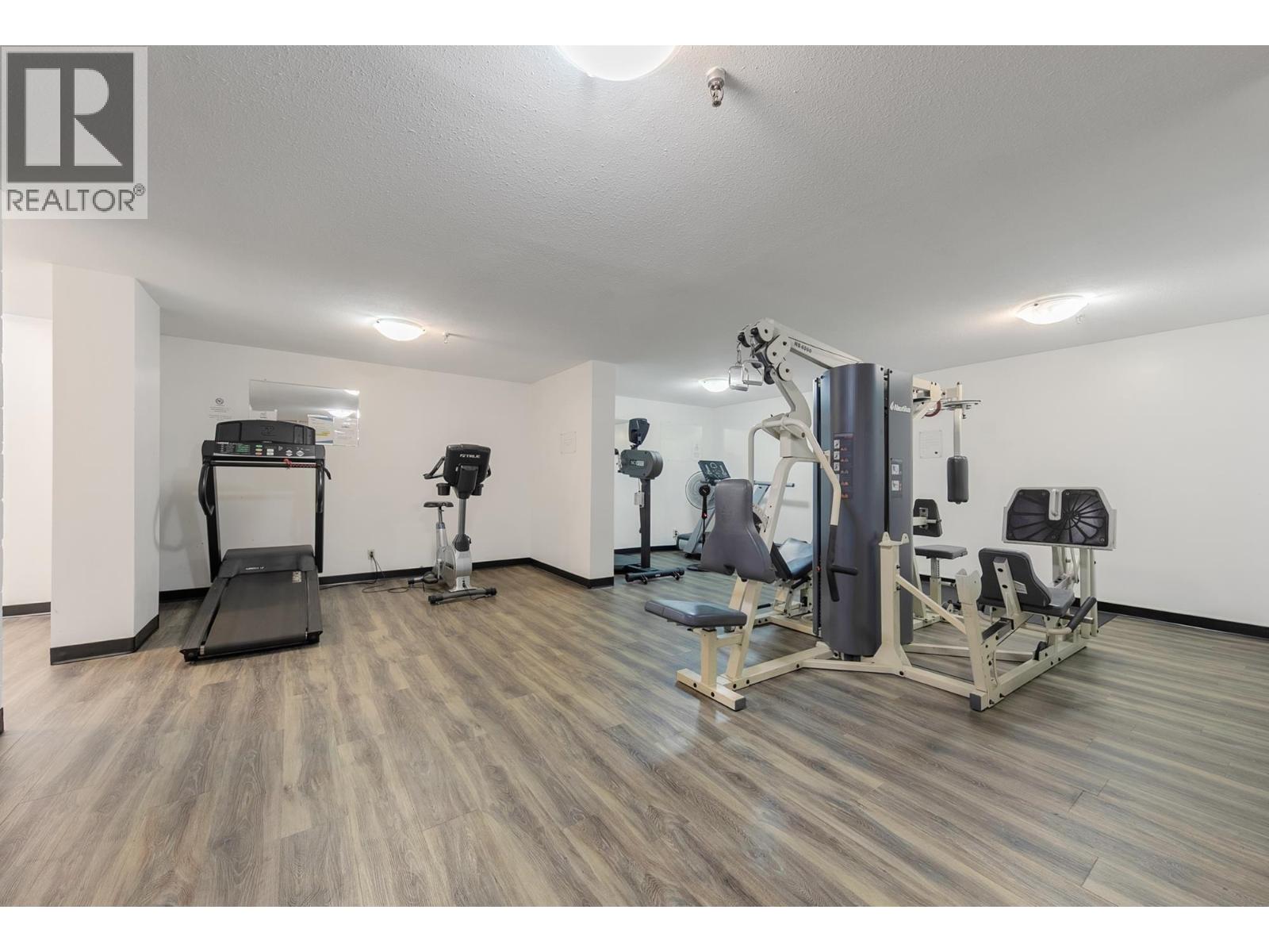 202 2012 Fullerton Avenue, North Vancouver, British Columbia  V7P 3E3 - Photo 9 - R3101710