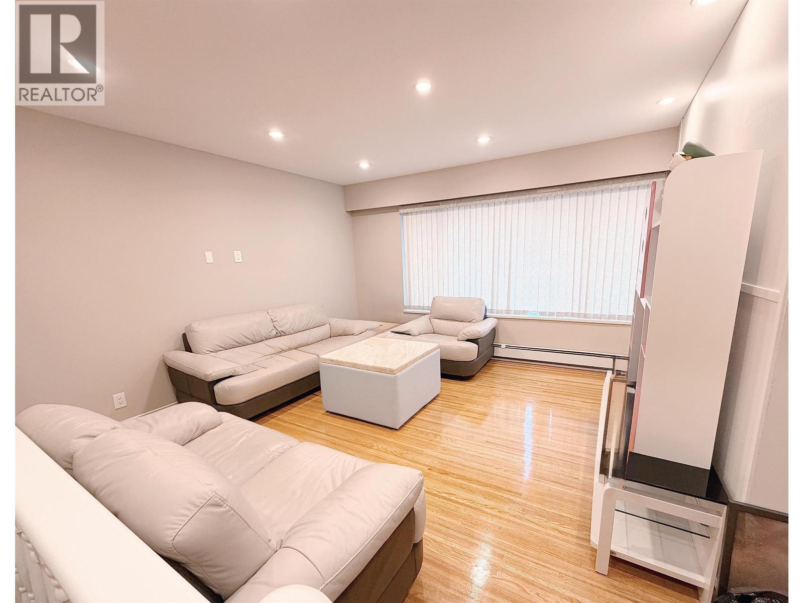 4882 Moss Street, Vancouver, British Columbia  V5R 3Y2 - Photo 4 - R3101561