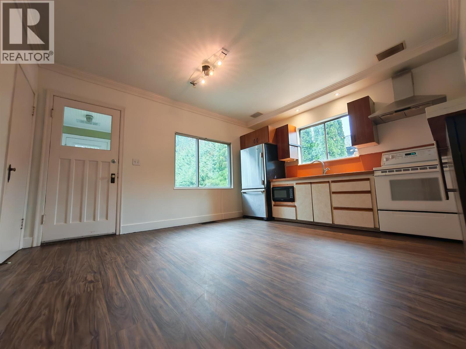 929 Sixth Street, New Westminster, British Columbia  V3L 3C8 - Photo 4 - R3087340