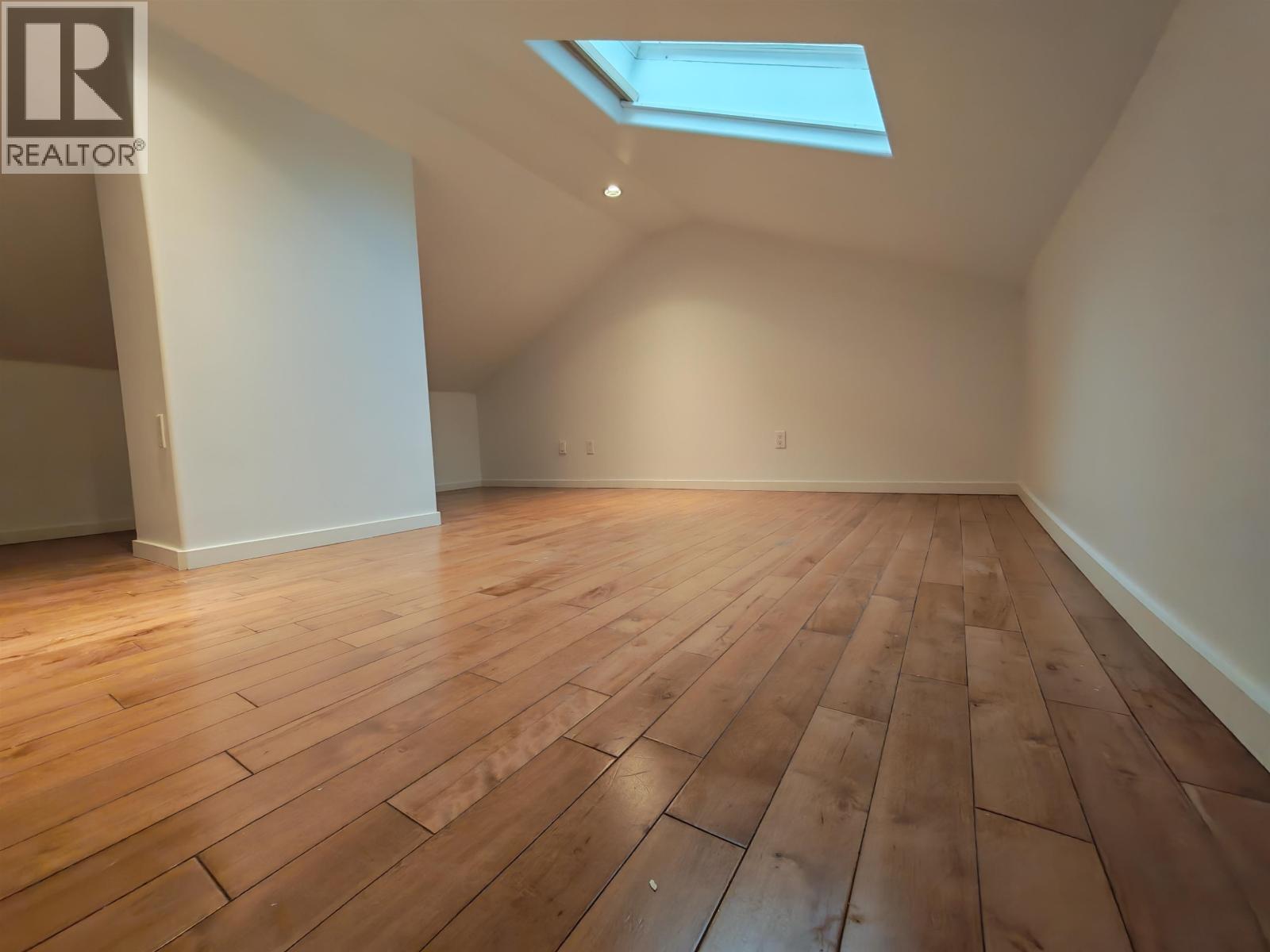 929 Sixth Street, New Westminster, British Columbia  V3L 3C8 - Photo 9 - R3087340