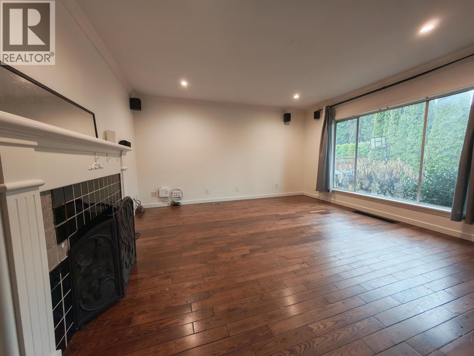 929 Sixth Street, New Westminster, British Columbia  V3L 3C8 - Photo 3 - R3087340