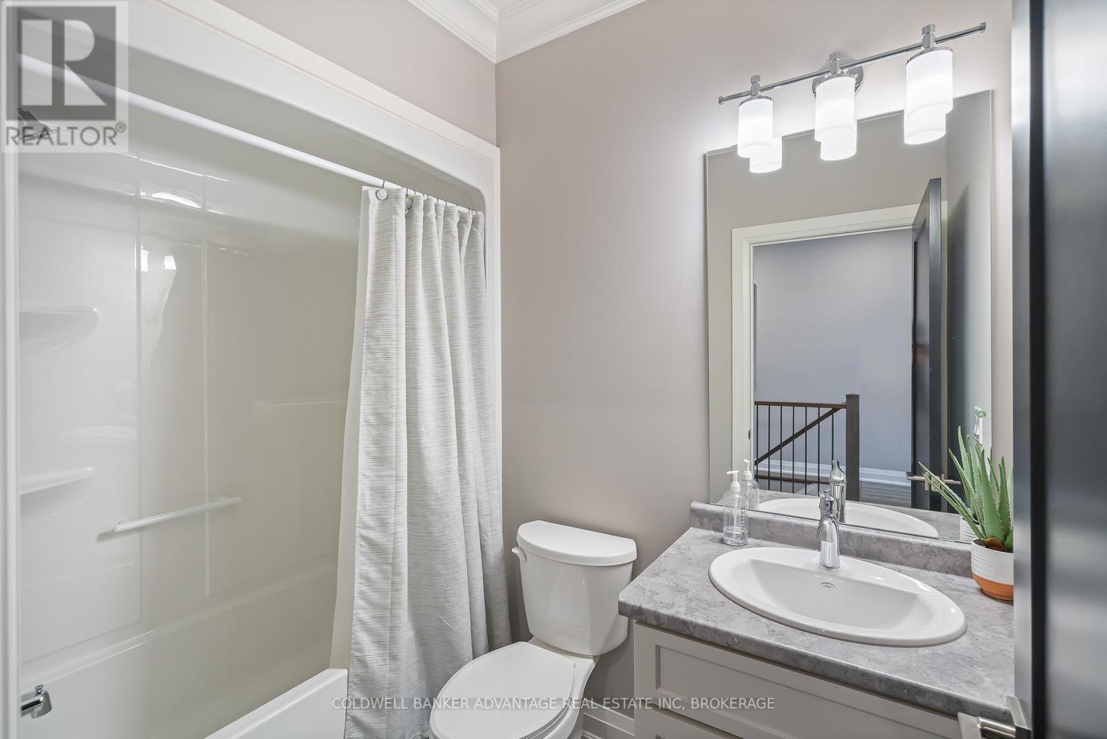 40 Carrick Trail, Welland, Ontario  L3C 0E7 - Photo 7 - X12901880