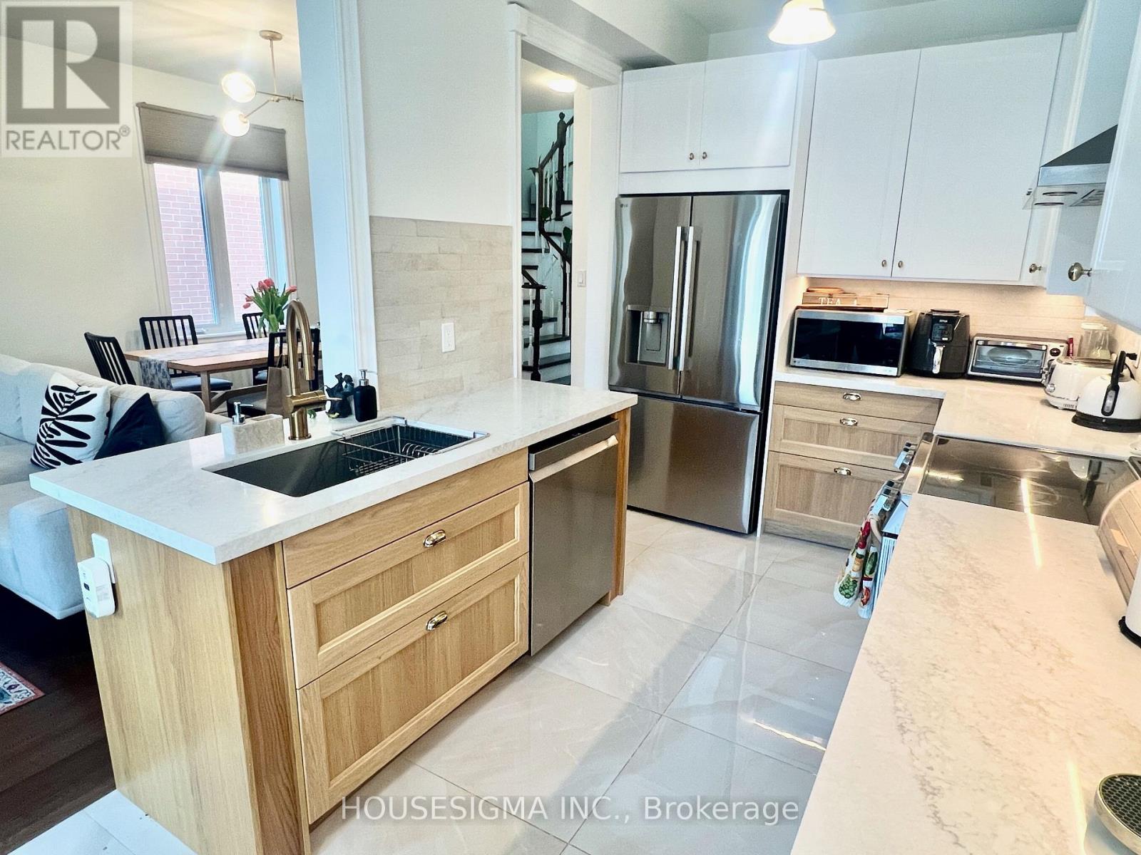 123 Wildberry Crescent, Vaughan, Ontario  L4H 2C4 - Photo 5 - N12901884