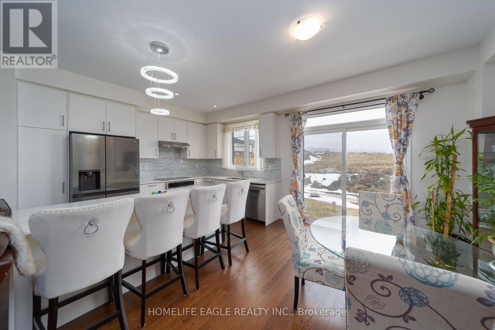 80 Phoenix Boulevard, Barrie, Ontario  L9S 2Z5 - Photo 4 - S12901890