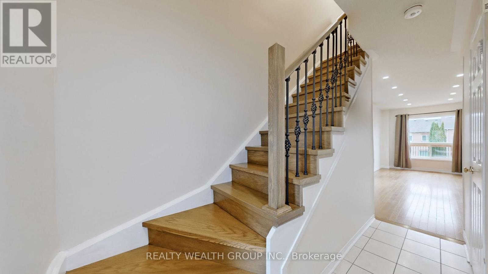 Upper - 7 Gadwall Avenue, Barrie (Painswick South), Ontario  L4N 8X6 - Photo 6 - S12901896