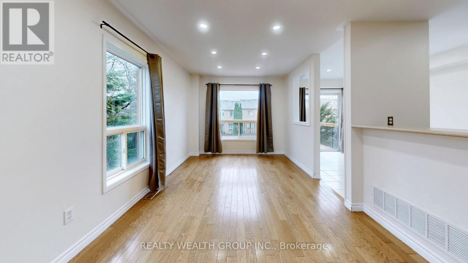 Upper - 7 Gadwall Avenue, Barrie (Painswick South), Ontario  L4N 8X6 - Photo 7 - S12901896