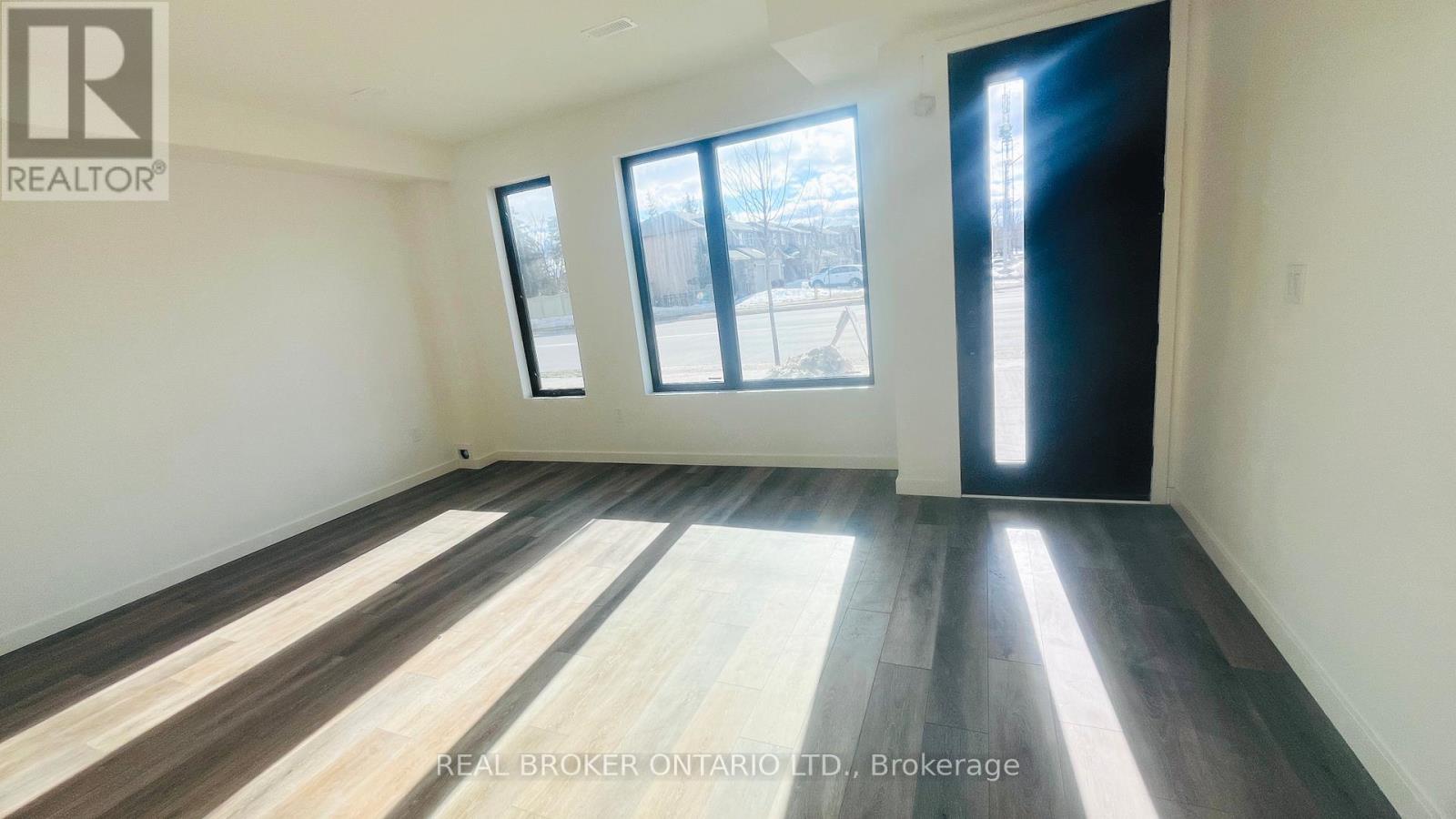 Main - 19 Rainwater Lane, Barrie, Ontario  L4N 9J6 - Photo 3 - S12901902