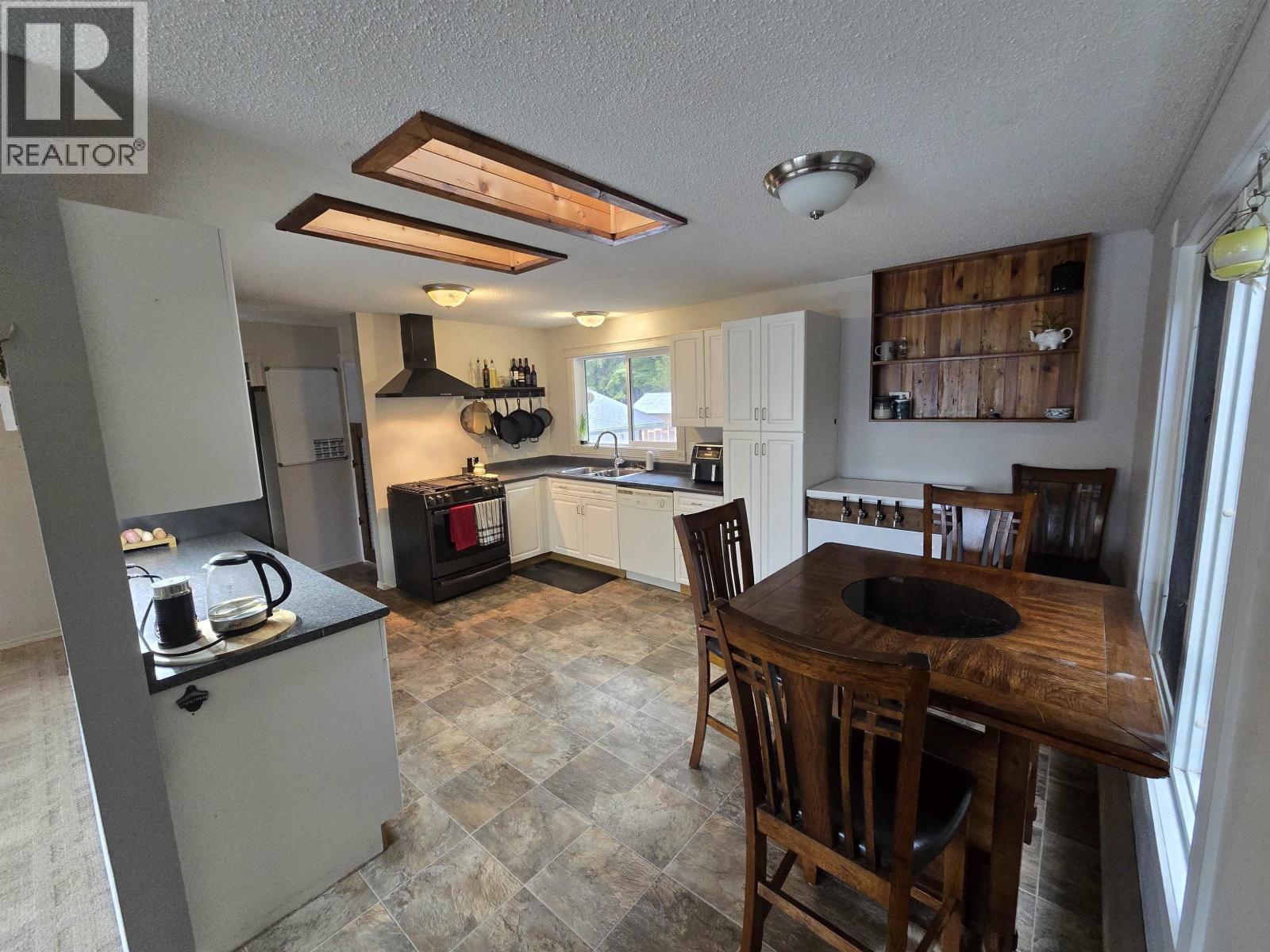 3666 Hawthorne Avenue, Terrace, British Columbia  V8G 5E2 - Photo 6 - R3101776