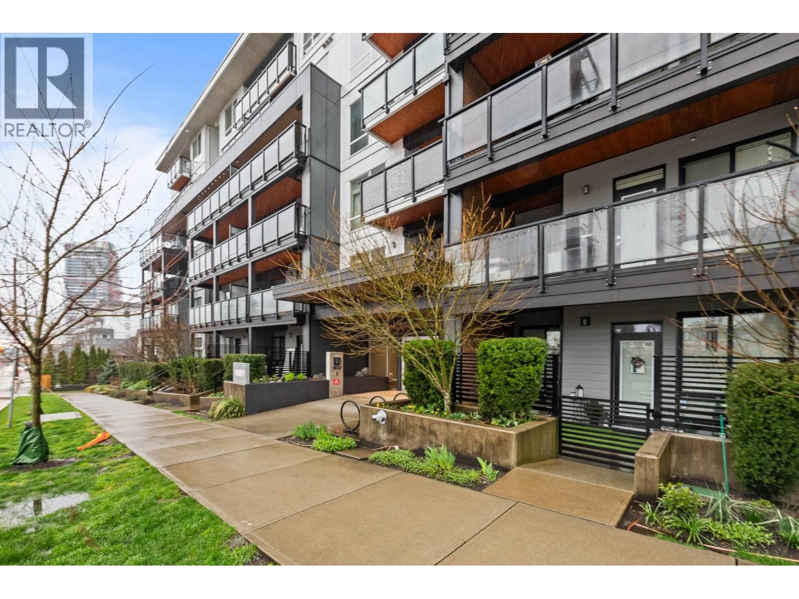 203 707 Como Lake Avenue, Coquitlam, British Columbia  V3J 0J5 - Photo 1 - R3099967