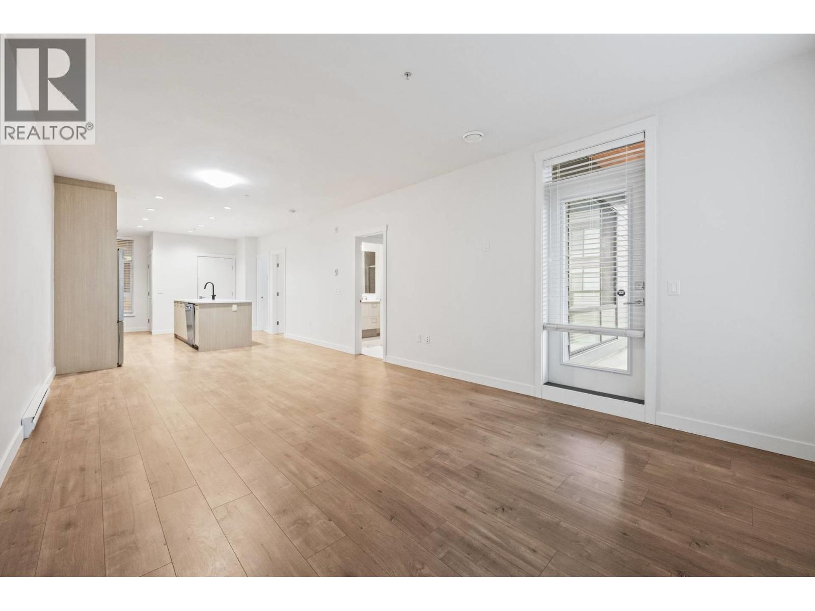 203 707 Como Lake Avenue, Coquitlam, British Columbia  V3J 0J5 - Photo 4 - R3099967