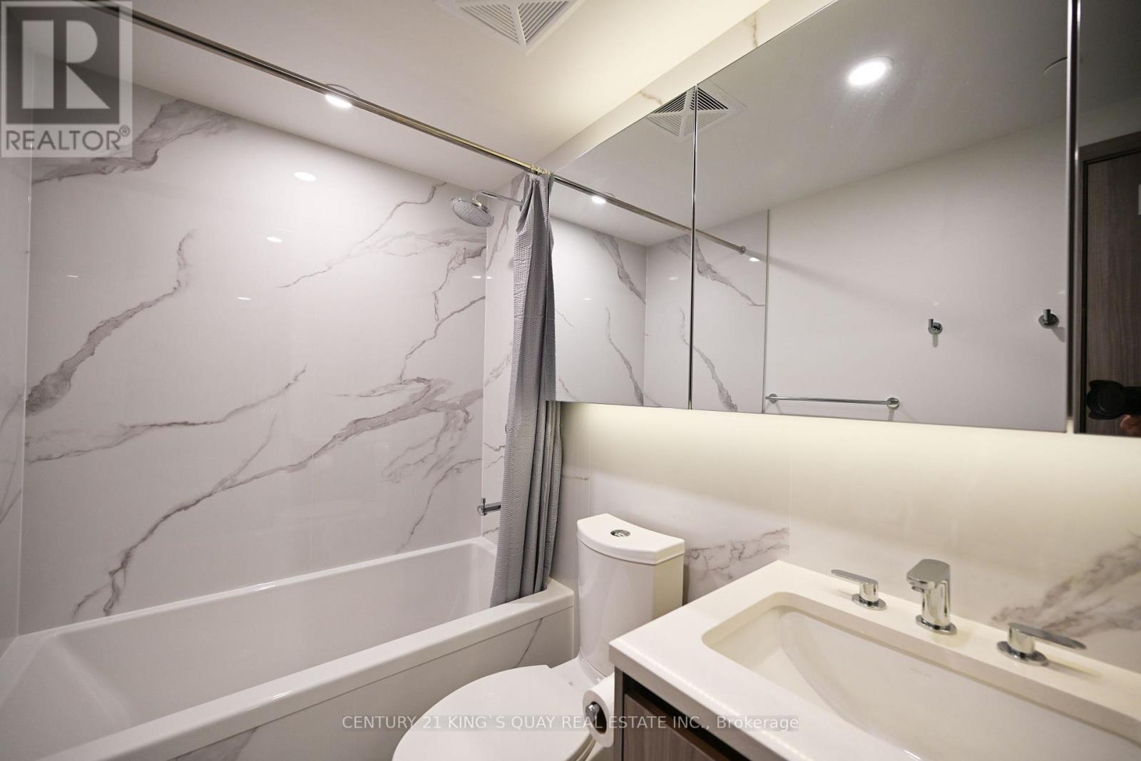 5007 - 3 Concord Cityplace Way, Toronto, Ontario  M5V 0X4 - Photo 5 - C12901456