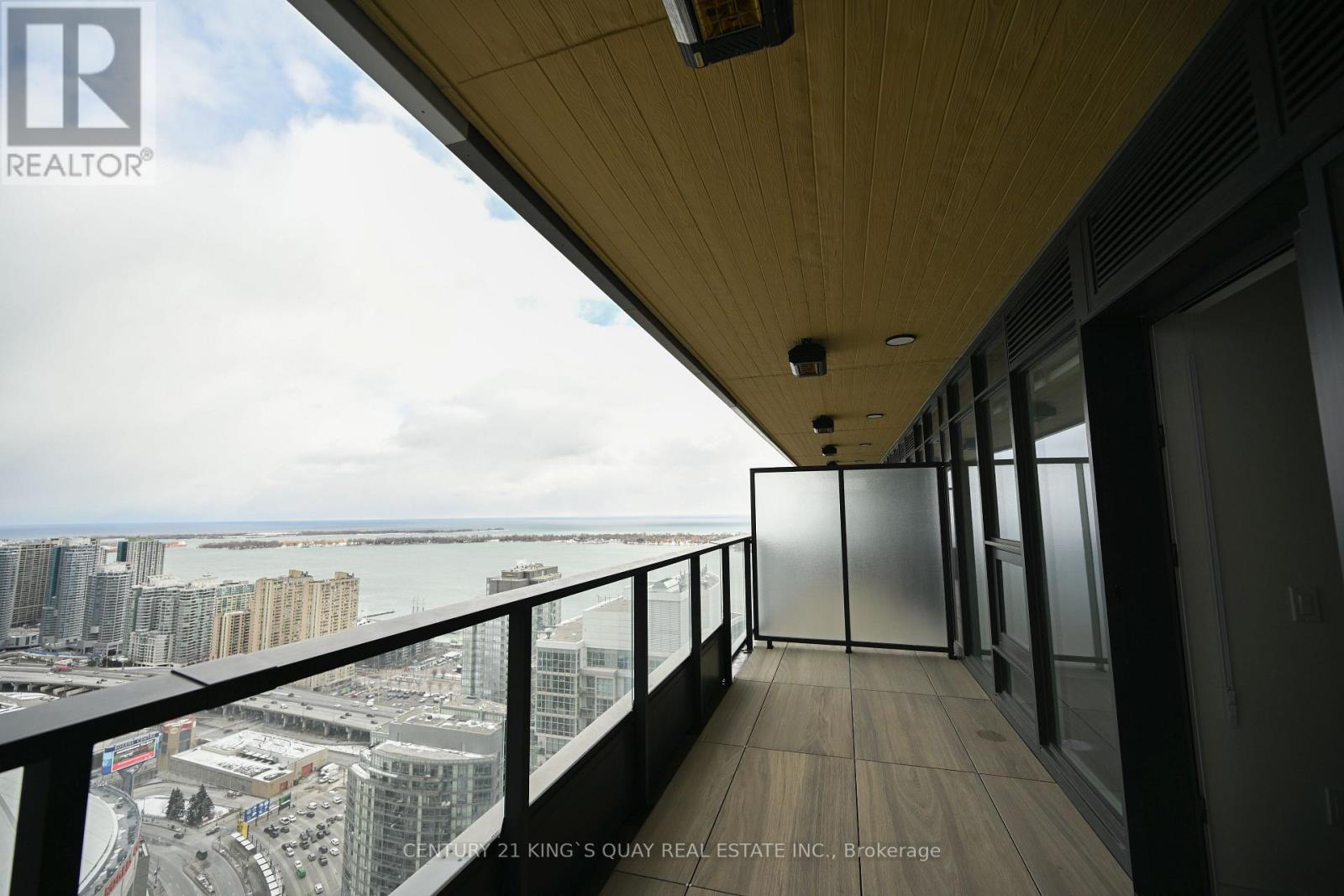 5007 - 3 Concord Cityplace Way, Toronto, Ontario  M5V 0X4 - Photo 9 - C12901456