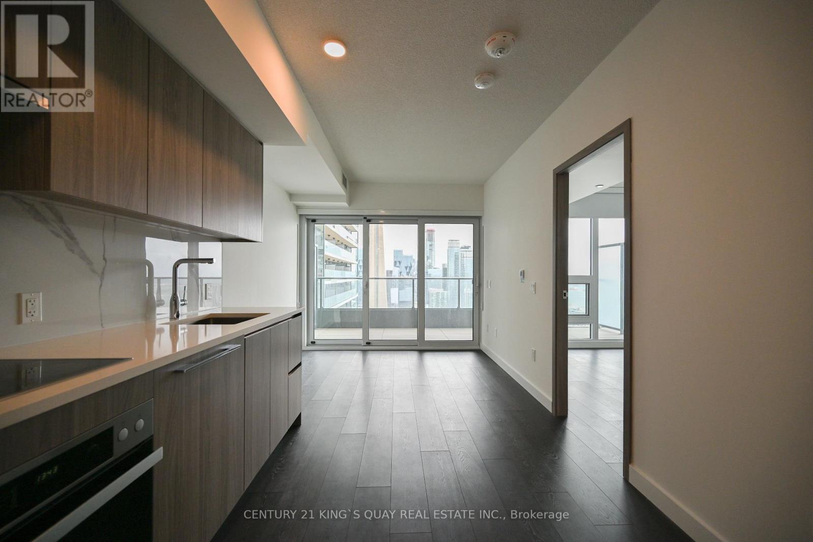 5007 - 3 Concord Cityplace Way, Toronto, Ontario  M5V 0X4 - Photo 7 - C12901456