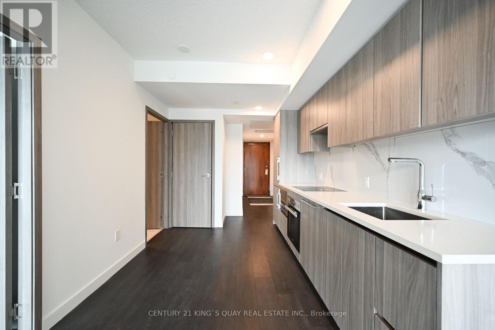 5007 - 3 Concord Cityplace Way, Toronto, Ontario  M5V 0X4 - Photo 4 - C12901456