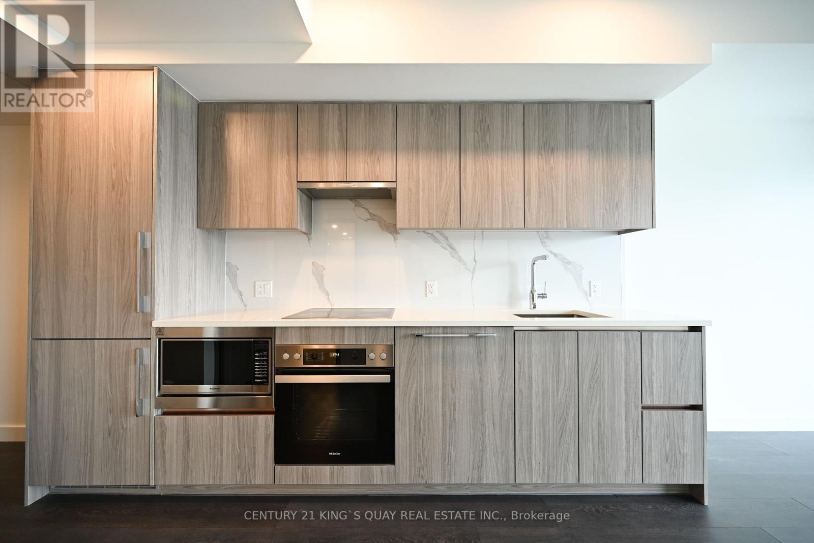 5007 - 3 Concord Cityplace Way, Toronto, Ontario  M5V 0X4 - Photo 6 - C12901456