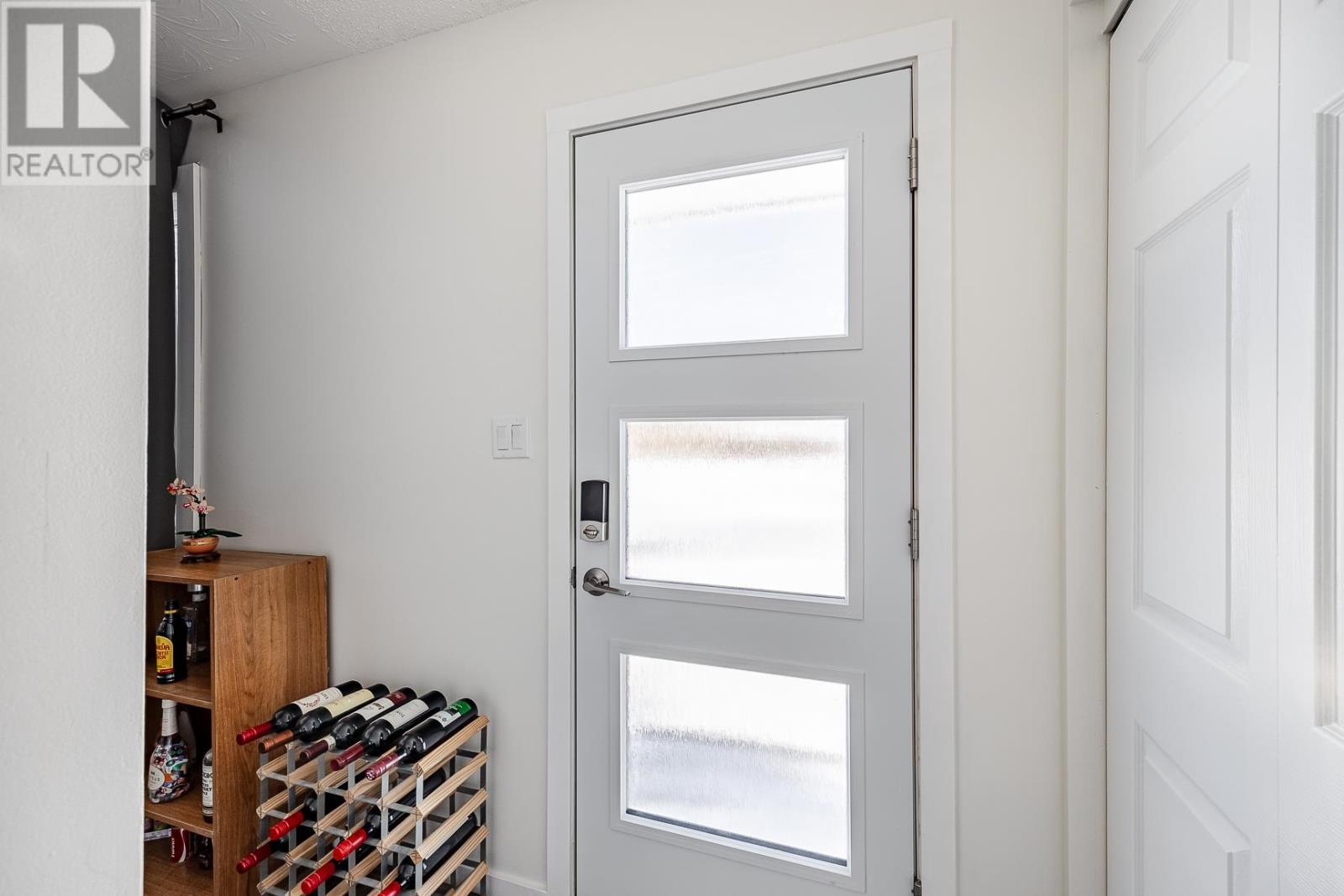 93 Pozzebon Cres, Sault Ste. Marie, Ontario  P6C 6B4 - Photo 2 - SM260498