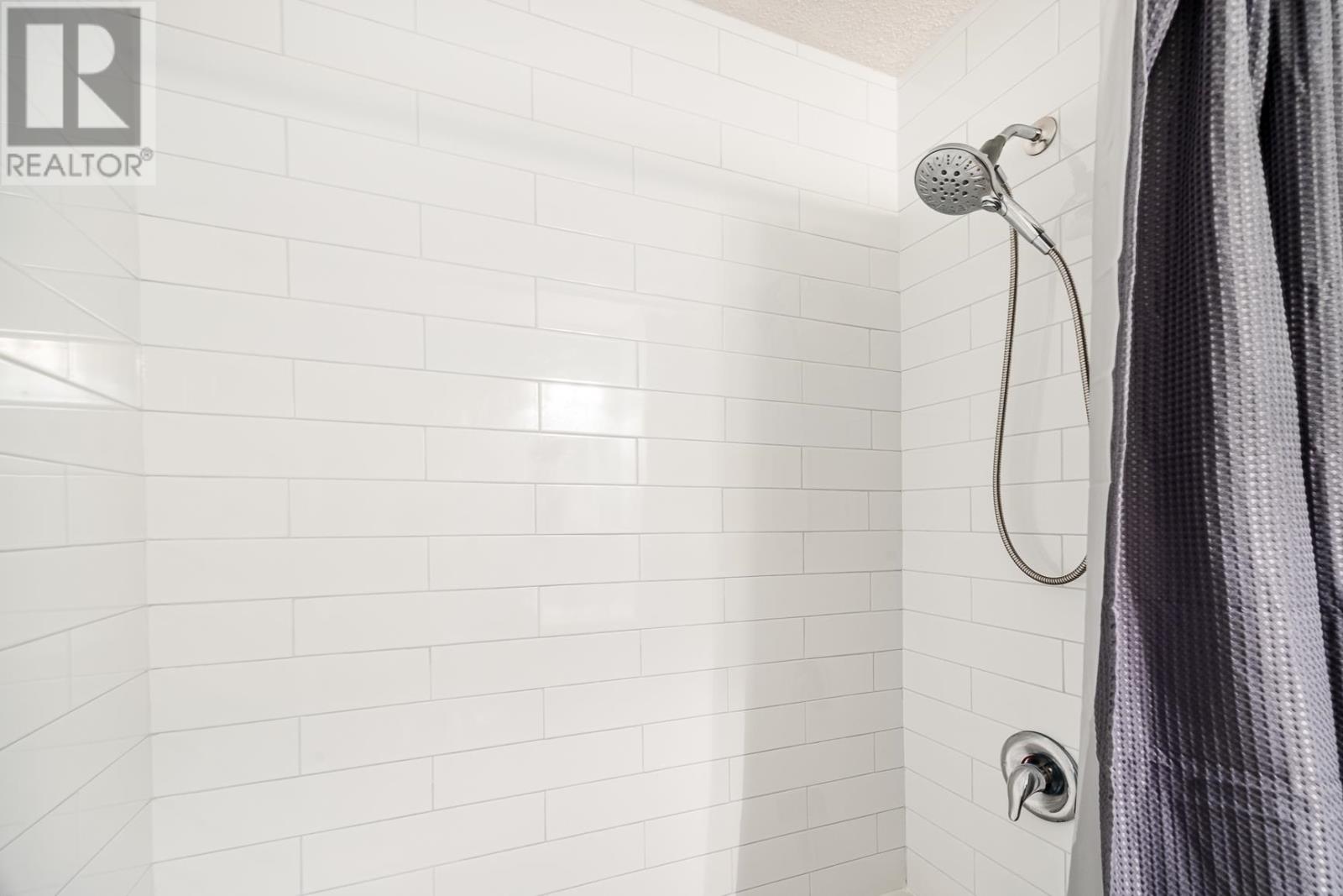 93 Pozzebon Cres, Sault Ste. Marie, Ontario  P6C 6B4 - Photo 22 - SM260498