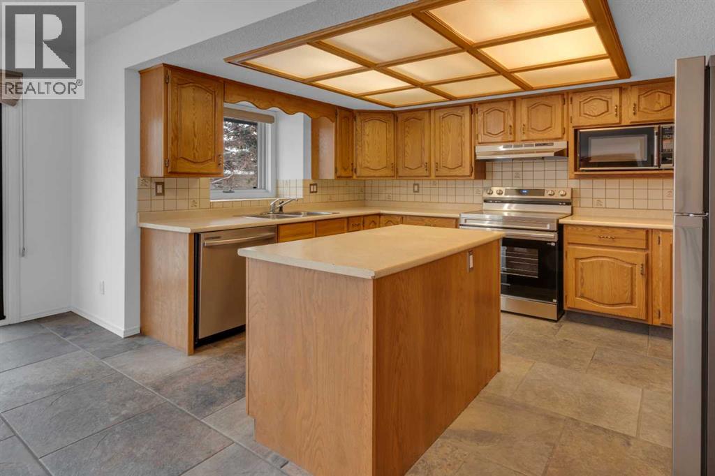 812 Shawnee Drive Sw, Calgary, Alberta  T2Y 1W8 - Photo 8 - A2290265