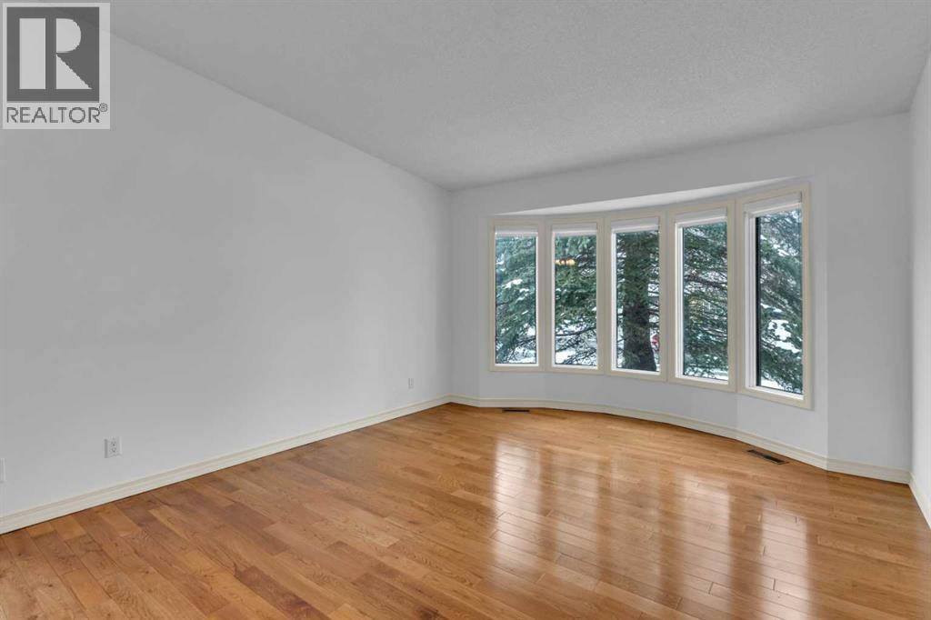 812 Shawnee Drive Sw, Calgary, Alberta  T2Y 1W8 - Photo 7 - A2290265