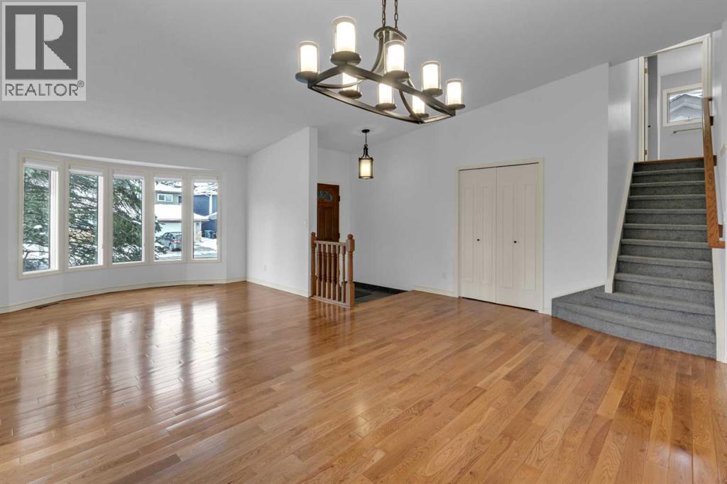 812 Shawnee Drive Sw, Calgary, Alberta  T2Y 1W8 - Photo 4 - A2290265