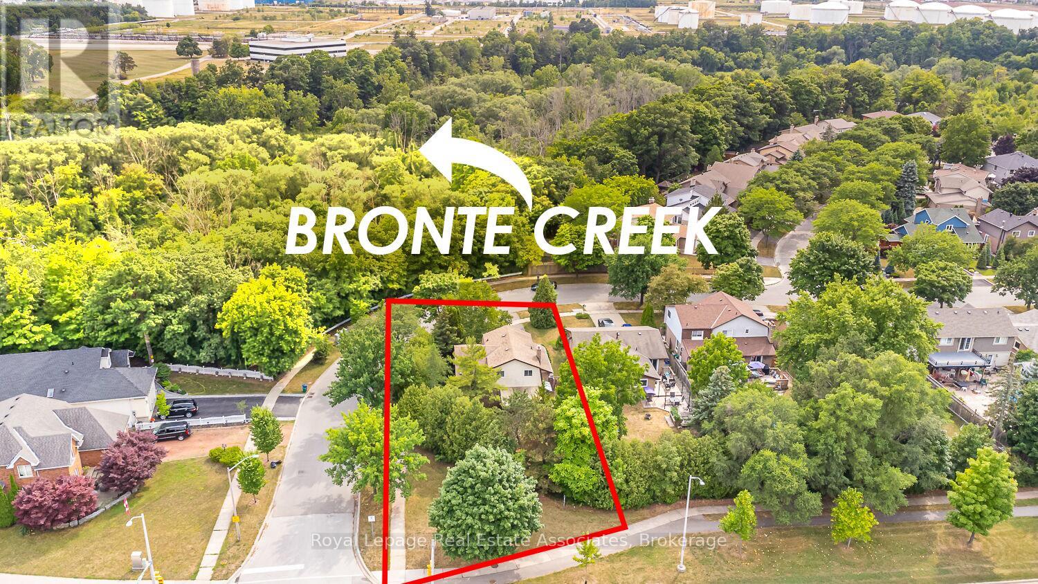 471 Valhalla Court, Oakville, Ontario  L6L 5M5 - Photo 2 - W12843070