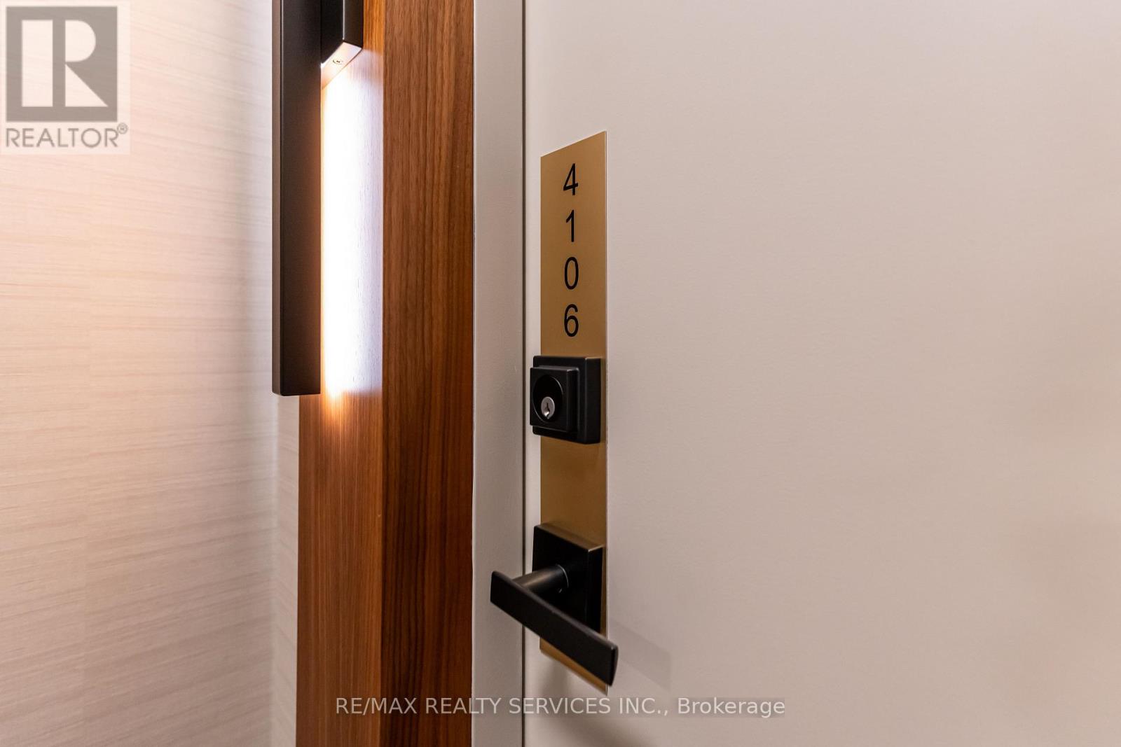 4106 - 327 King Street W, Toronto, Ontario  M5V 0W7 - Photo 11 - C12901950