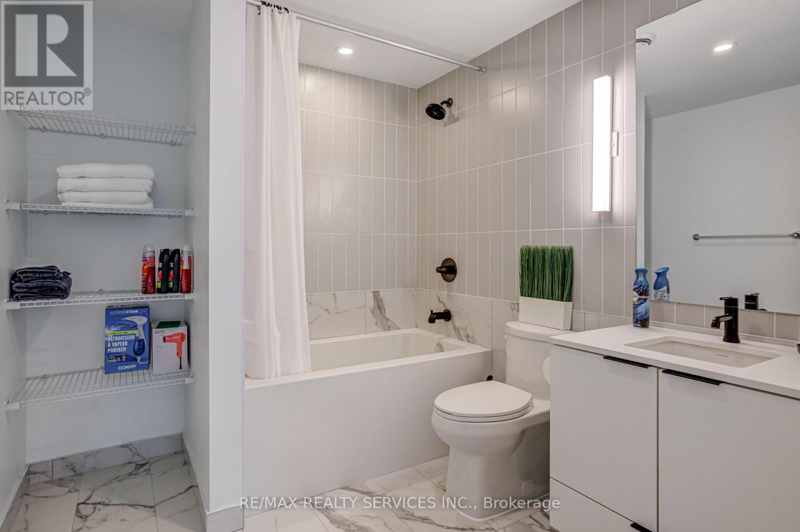 4106 - 327 King Street W, Toronto, Ontario  M5V 0W7 - Photo 32 - C12901950