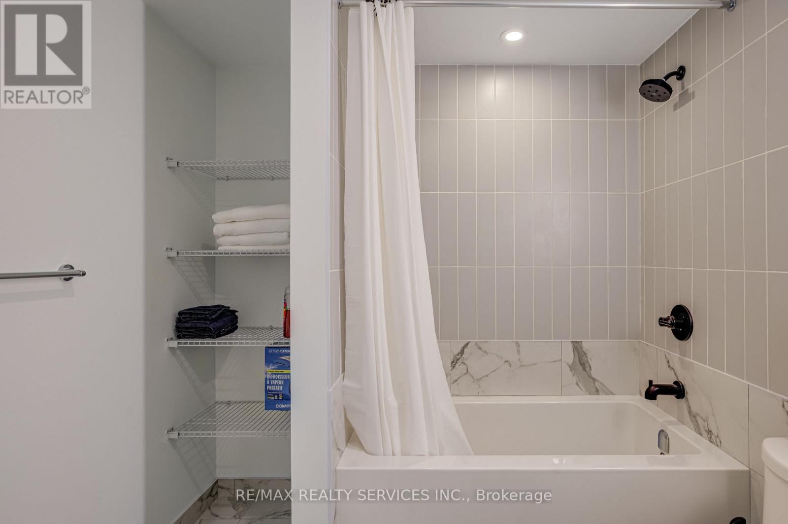 4106 - 327 King Street W, Toronto, Ontario  M5V 0W7 - Photo 33 - C12901950