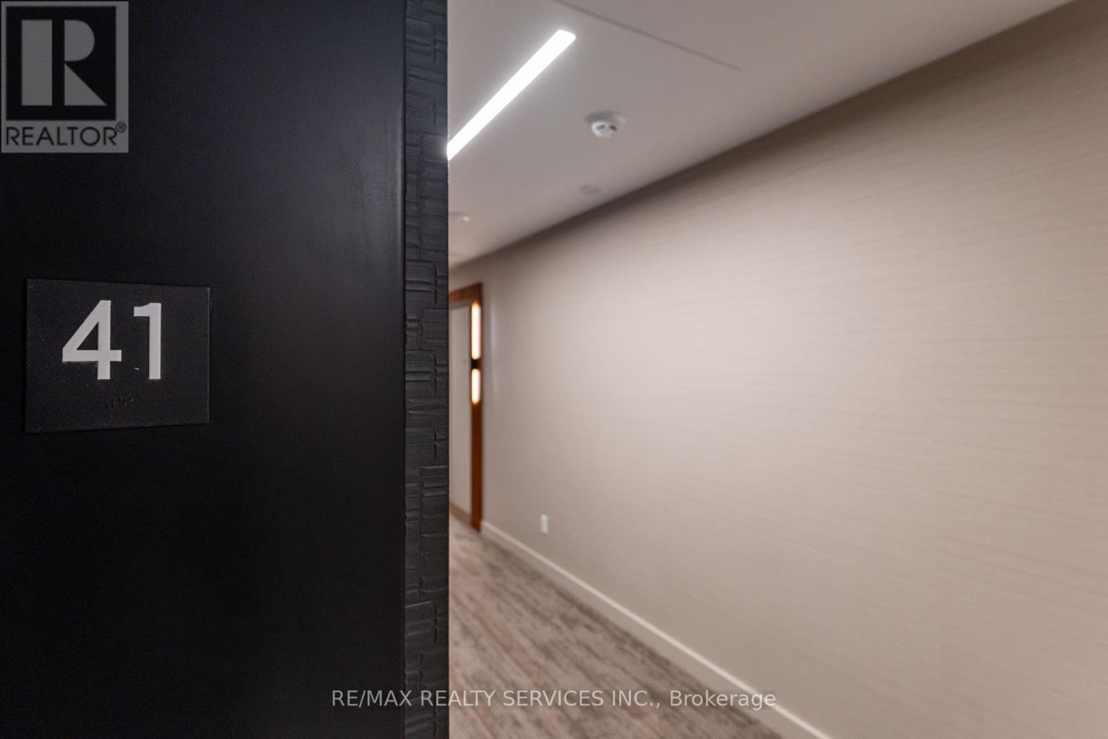 4106 - 327 King Street W, Toronto, Ontario  M5V 0W7 - Photo 9 - C12901950