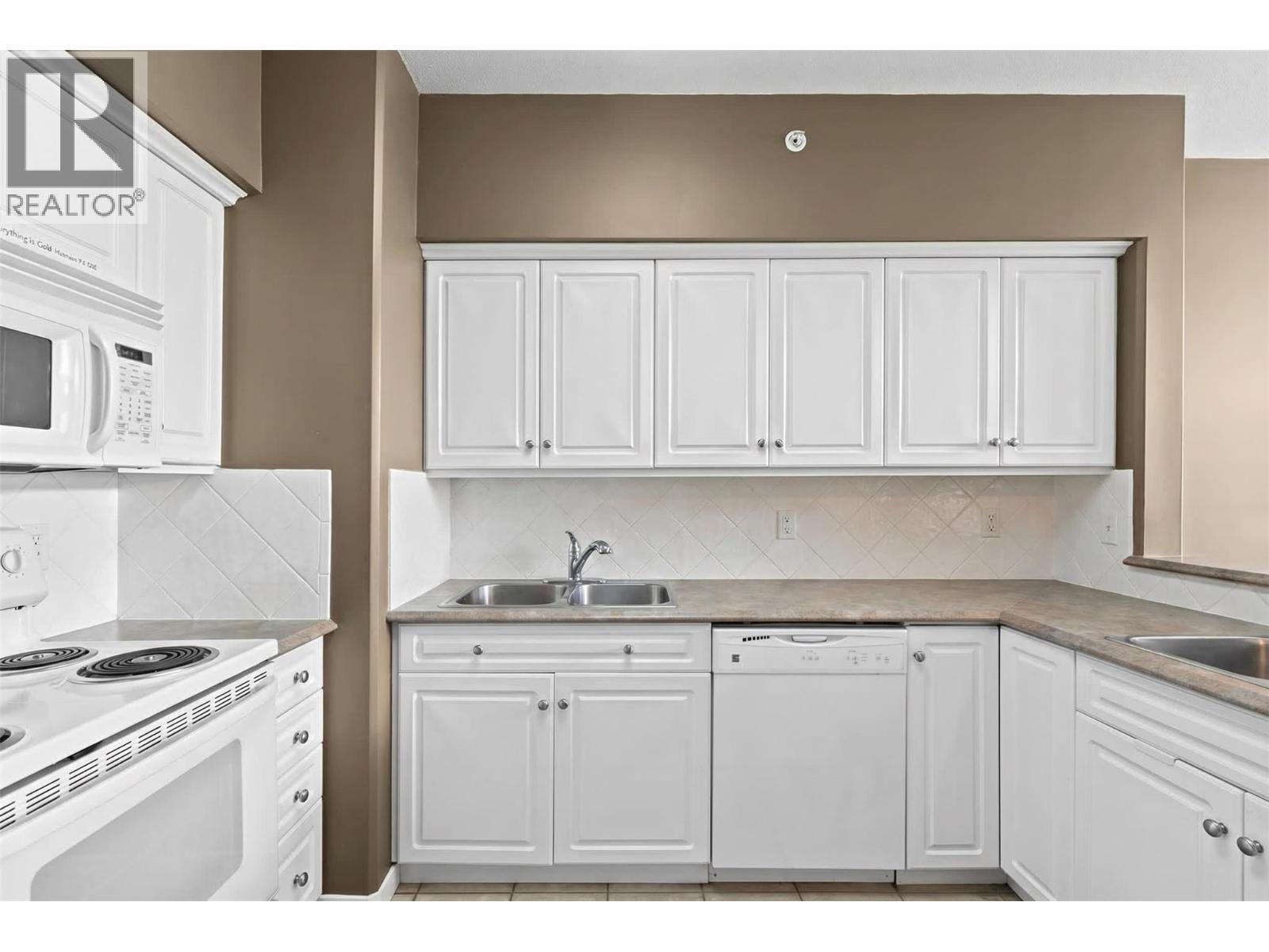 688 Lequime Road Unit# 405, Kelowna, British Columbia  V1W 1A4 - Photo 8 - 10380059